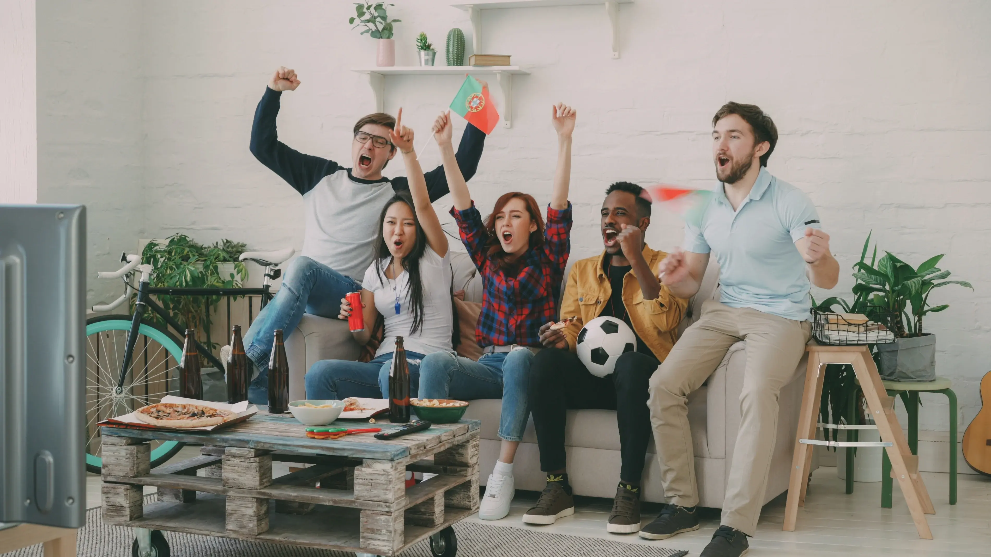 Chuẩn bị gì để xem World Cup 2026 tại nhà? Gợi ý TV, ghế ngồi và đồ ăn cho cả gia đình